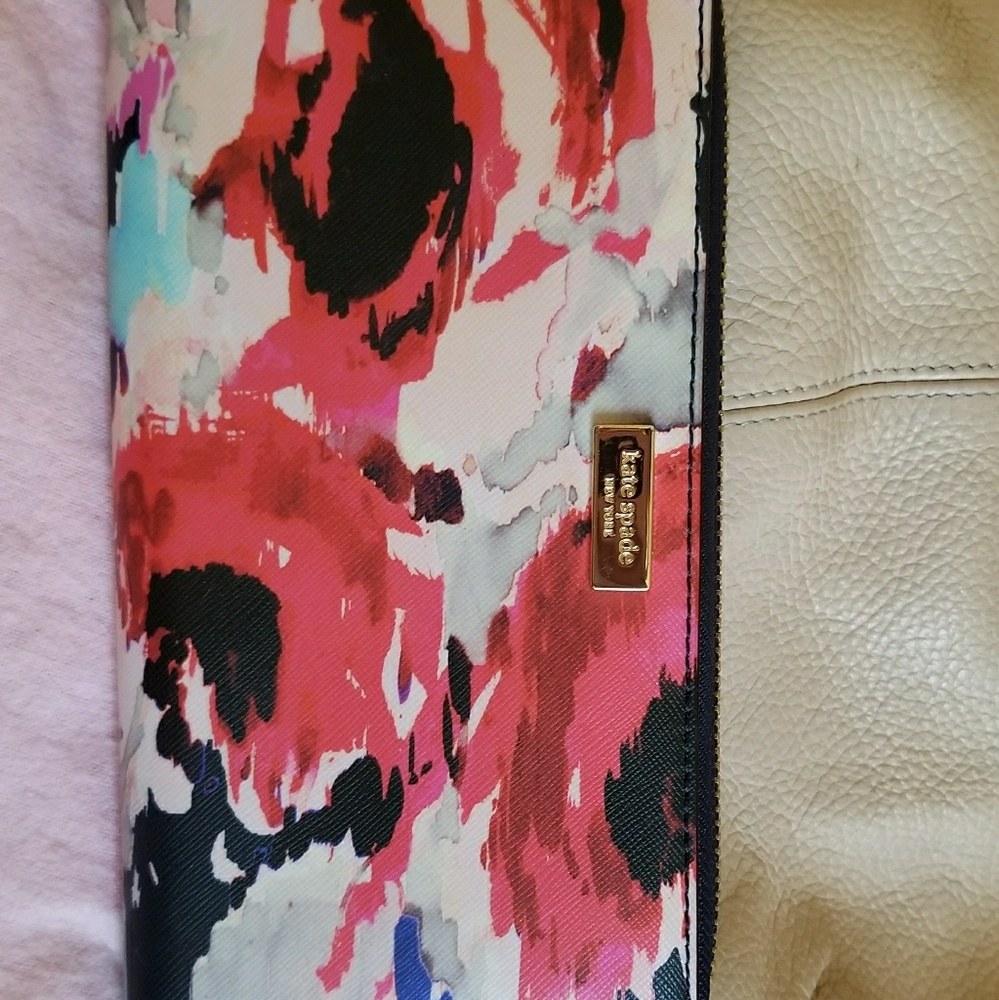 Fabulous! KATE Spade Wallet!